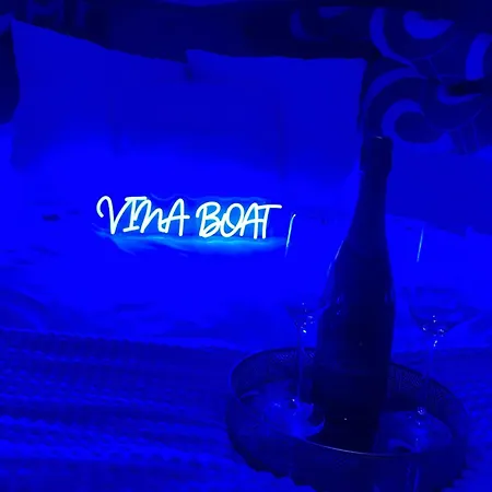 Vina Boat - Unique In Marina Hotel na wodzie