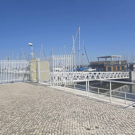 Vina Boat - Unique In Marina *